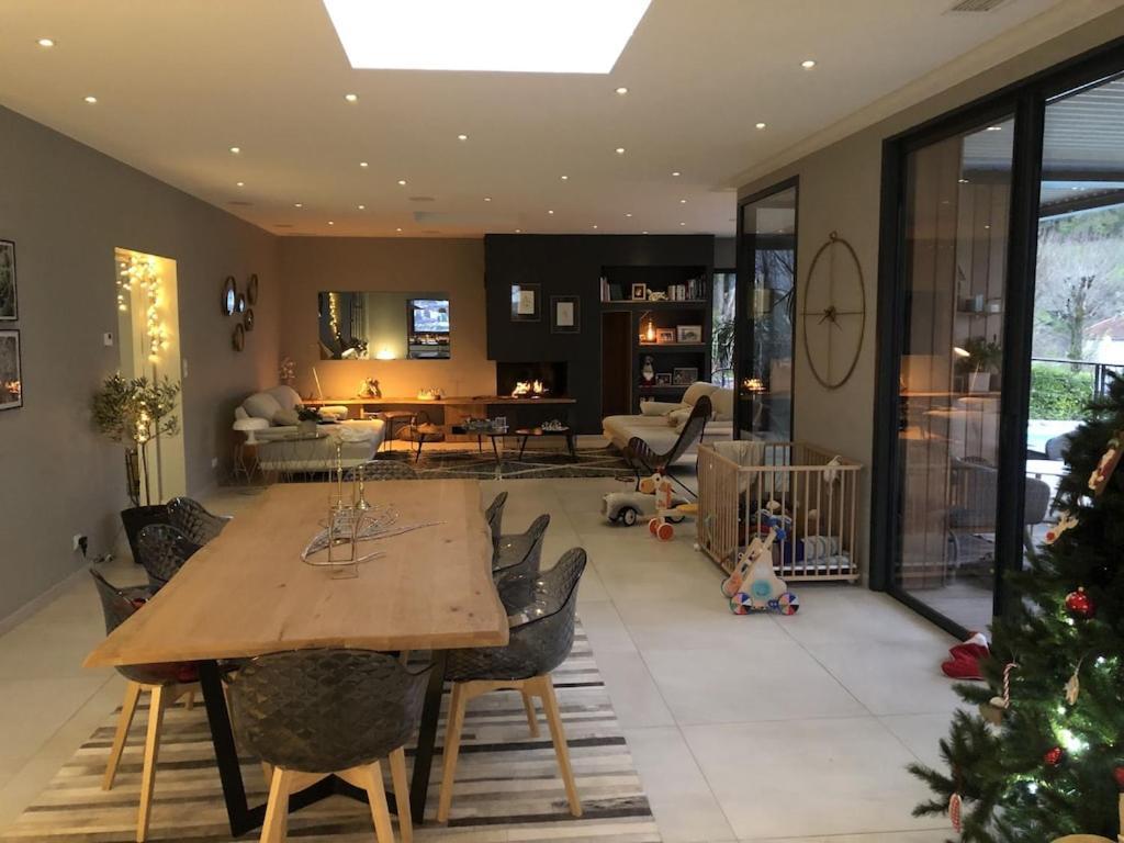 Grande Villa De Luxe Périgueux Екстериор снимка